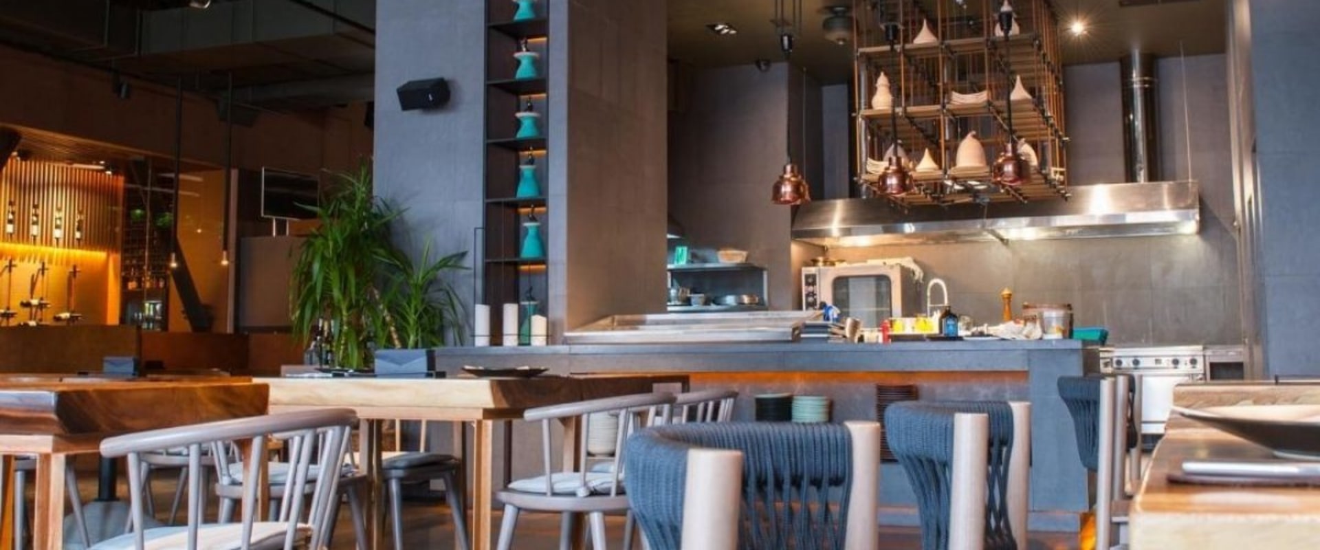 Exploring Popular Restaurants, Bars, and Cafes in the Area